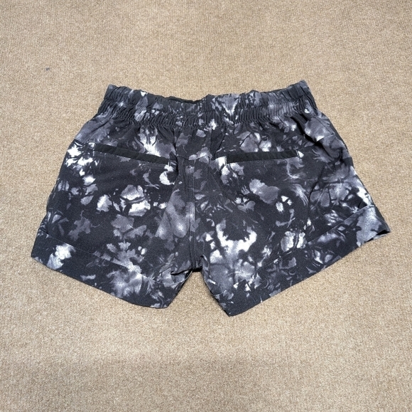 LULULEMON (Size 4) Spring Break Away Shorts II Black - Picture 6 of 10